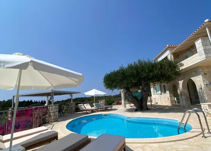 Federico * Χαλικερή